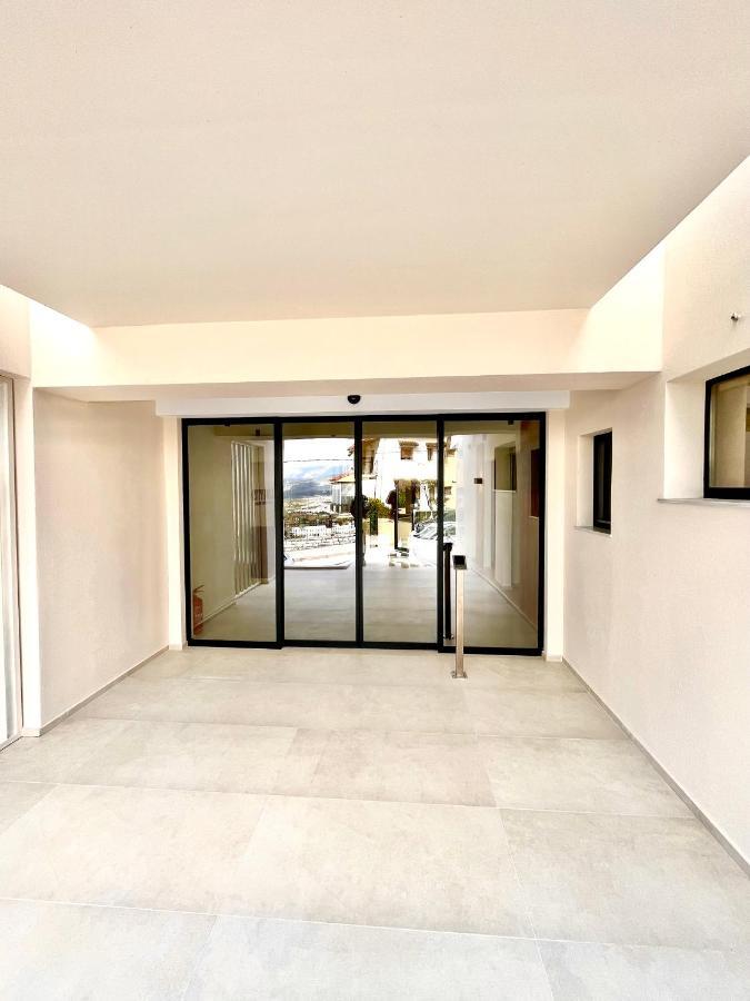 City Hill Luxury Apartments อิโออันนินา ภายนอก รูปภาพ